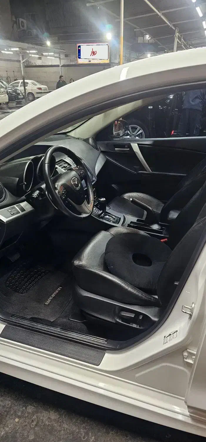 مزدا ۳نیو ۹۸|خودرو سواری و وانت|تهران, شهرک زینبیه|دیوار