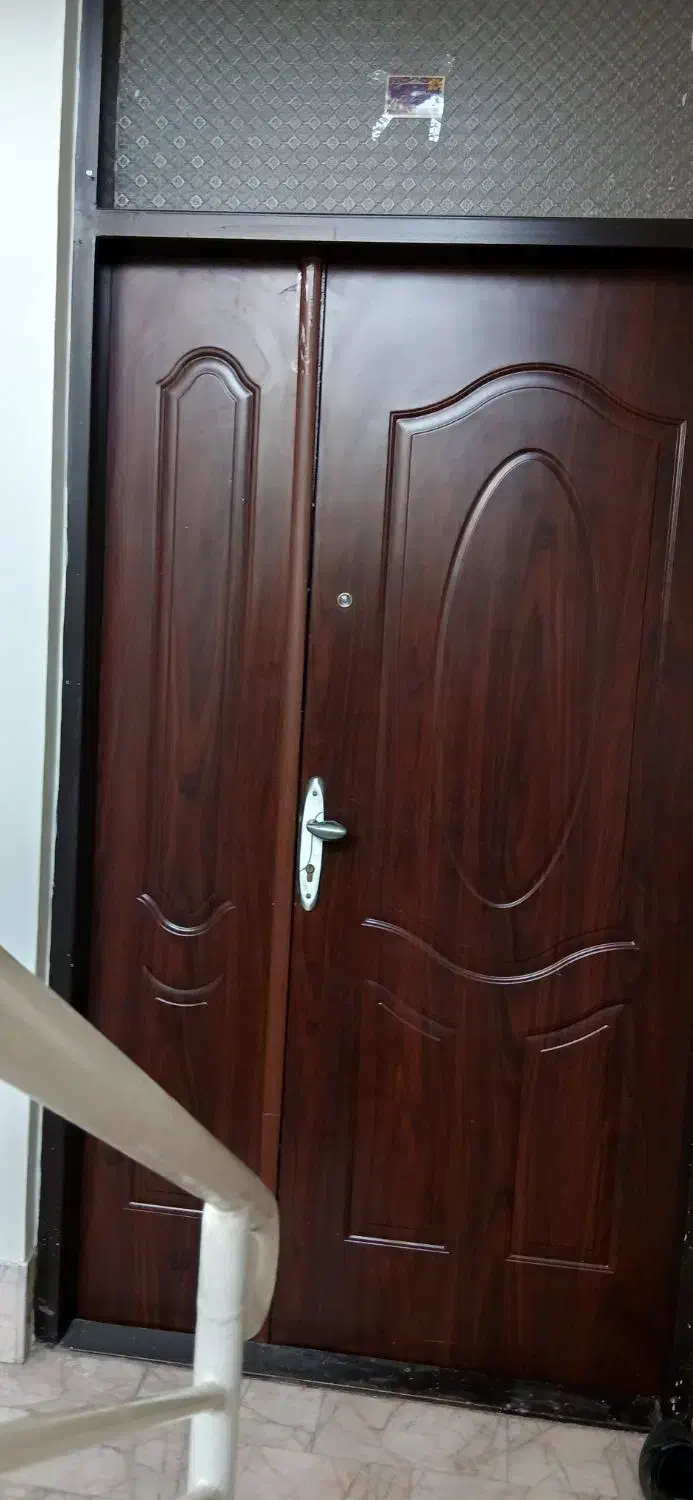 درب آپارتمانی در حد نو با چار چوب|مصالح و تجهیزات ساختمان|مشهد, هفده شهریور|دیوار