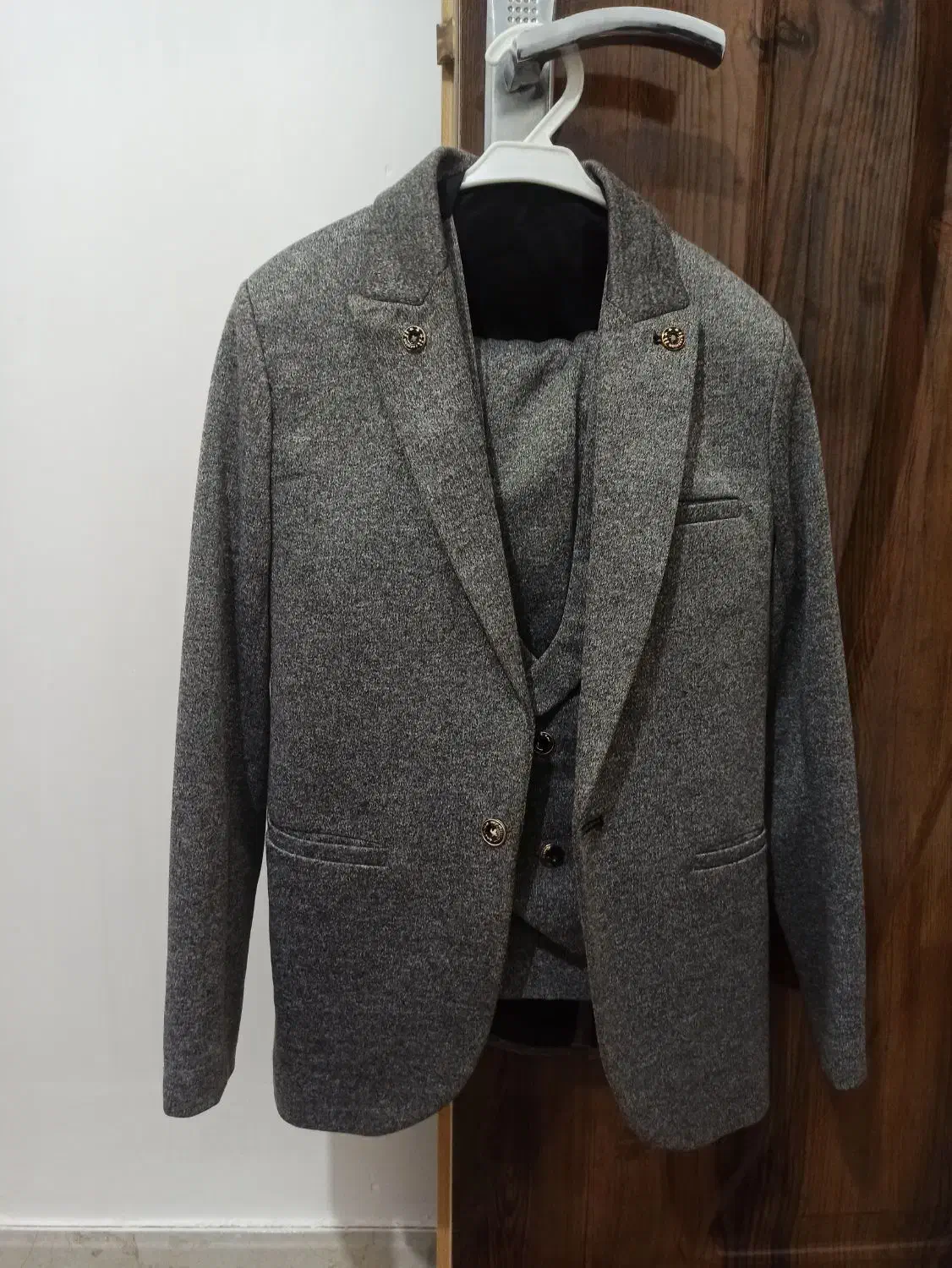 کت وشلوار|لباس|الشتر, |دیوار