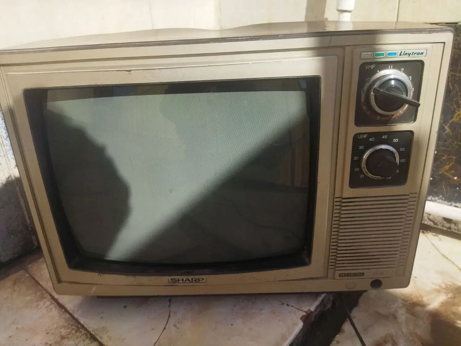 تلویزیون قدیمی شارپ سیاه سفید|تلویزیون و پروژکتور|کرمان, |دیوار