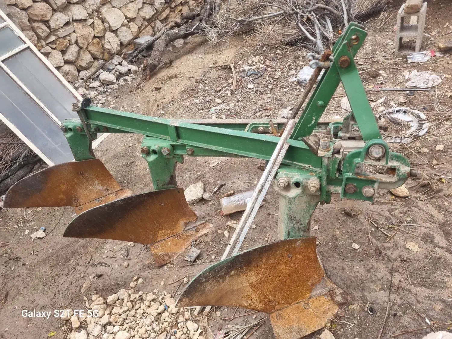 گاواهن رومانی|ابزارآلات|فیروزآباد (فارس), |دیوار