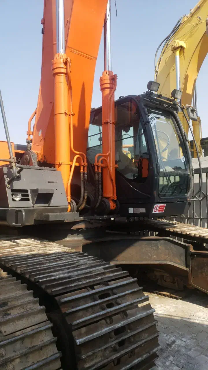 بیل هیتاچی ۴۷۰|خودرو سنگین|کرمان, |دیوار