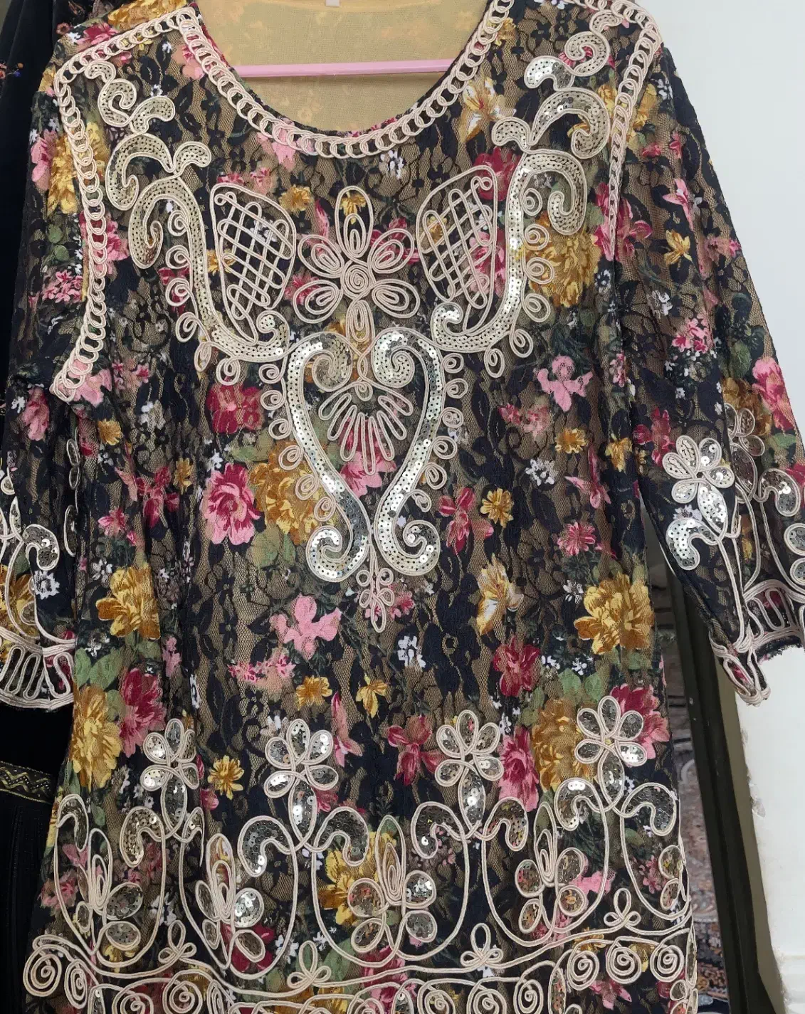 لباس|لباس|یاسوج, |دیوار