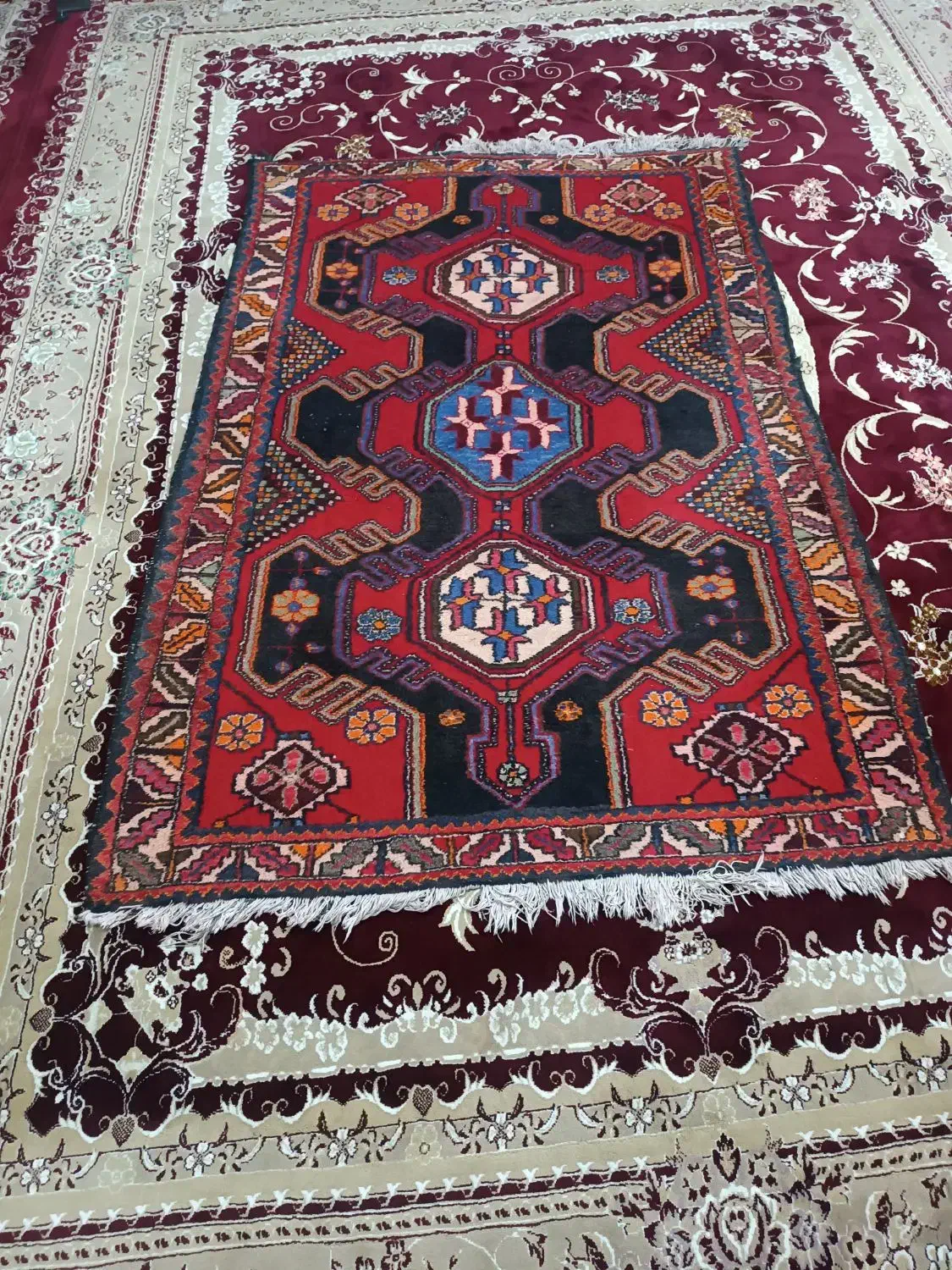 فروش فرش دست بافت قدیمی|فرش|الیگودرز, |دیوار