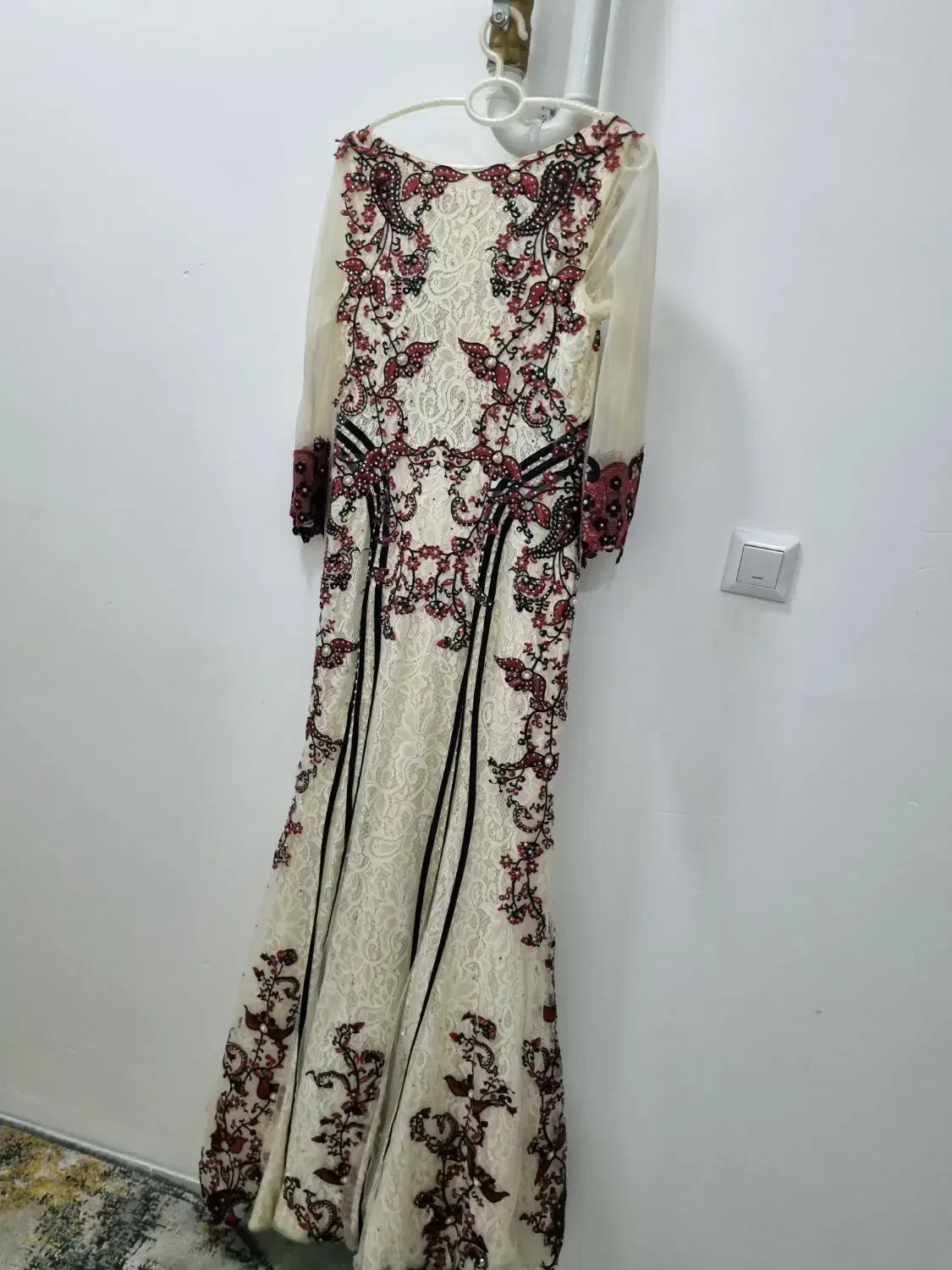 لباس مجلسی|لباس|علی‌آباد کتول, |دیوار