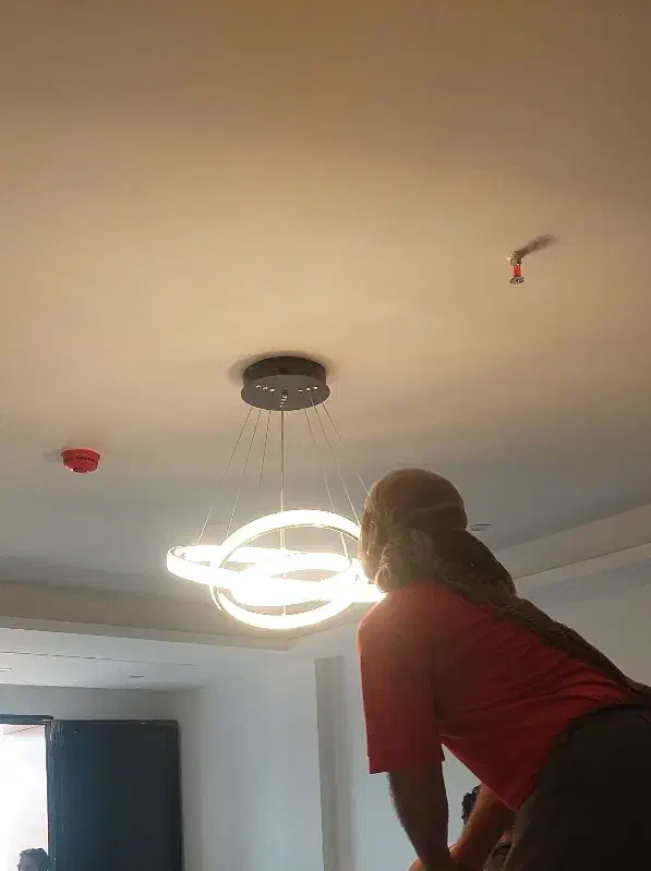 انجام صفر تا صد برق‌کشی و تعمیرات برقی با تیم مجرب|خدمات پیشه و مهارت|کیش, |دیوار