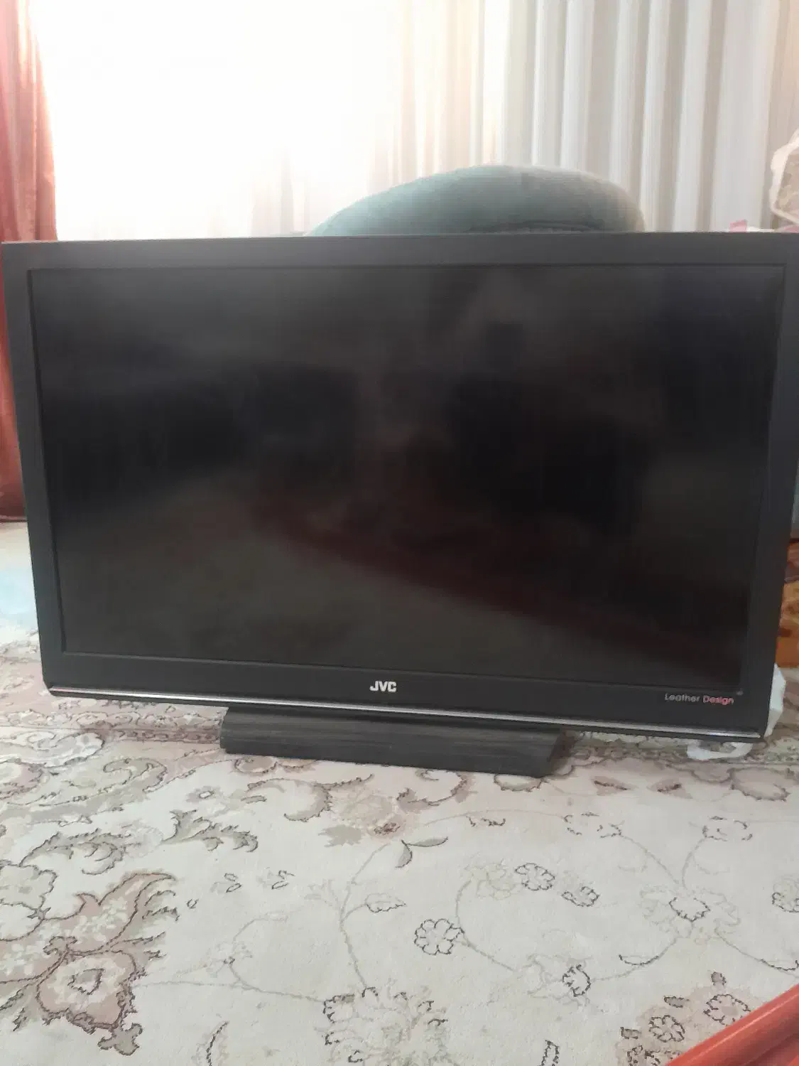 تلویزیون LCD فروش فوری|تلویزیون و پروژکتور|ساوه, |دیوار