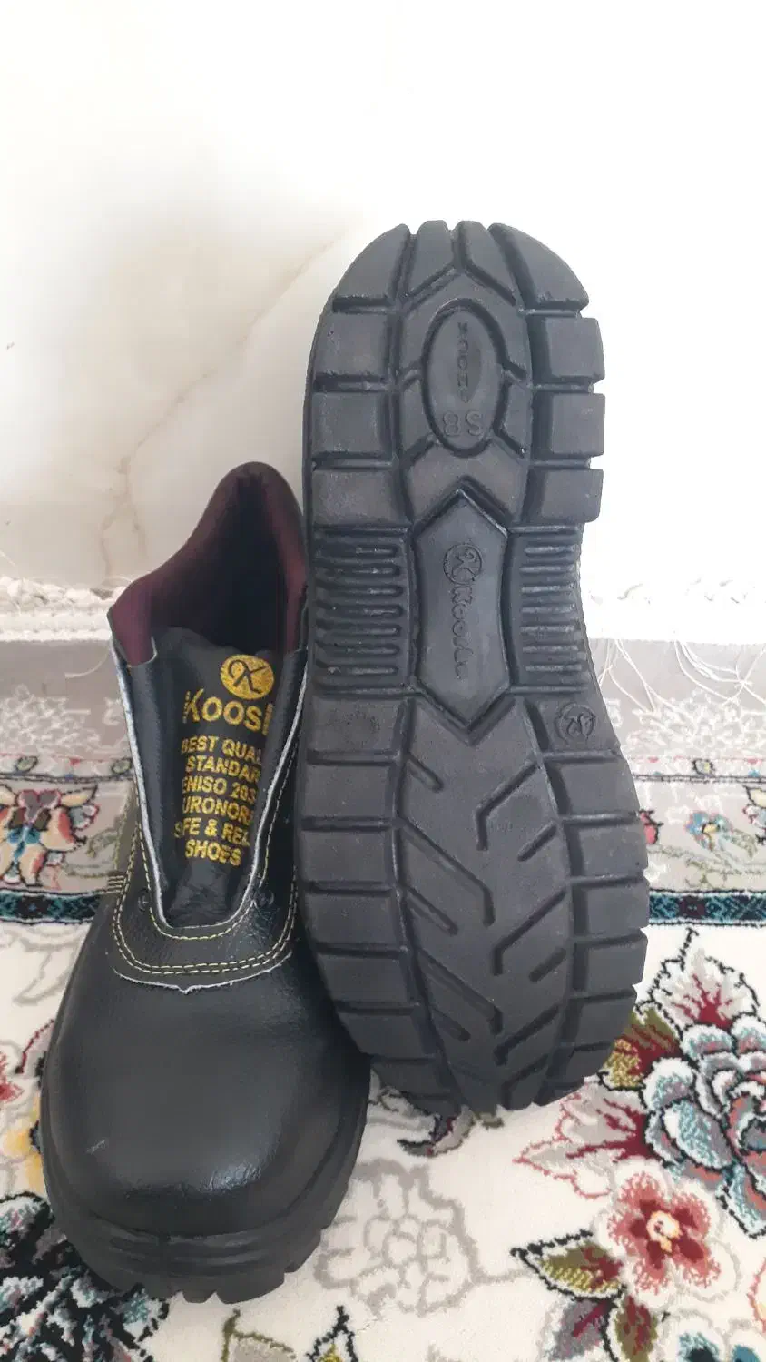 کفش‌ایمنی‌نو‌نو‌‌دو‌جفت|کیف، کفش، کمربند|نیشابور, مازول|دیوار