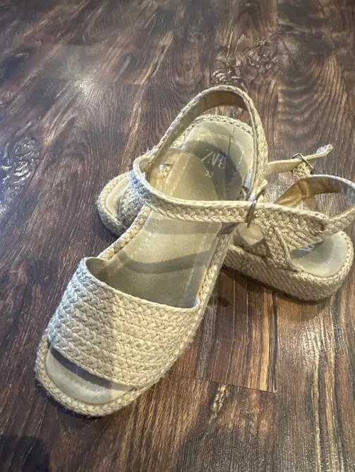 کفش بچگانه سایز ۳۳|کفش و لباس بچه|تهران, فرمانیه|دیوار