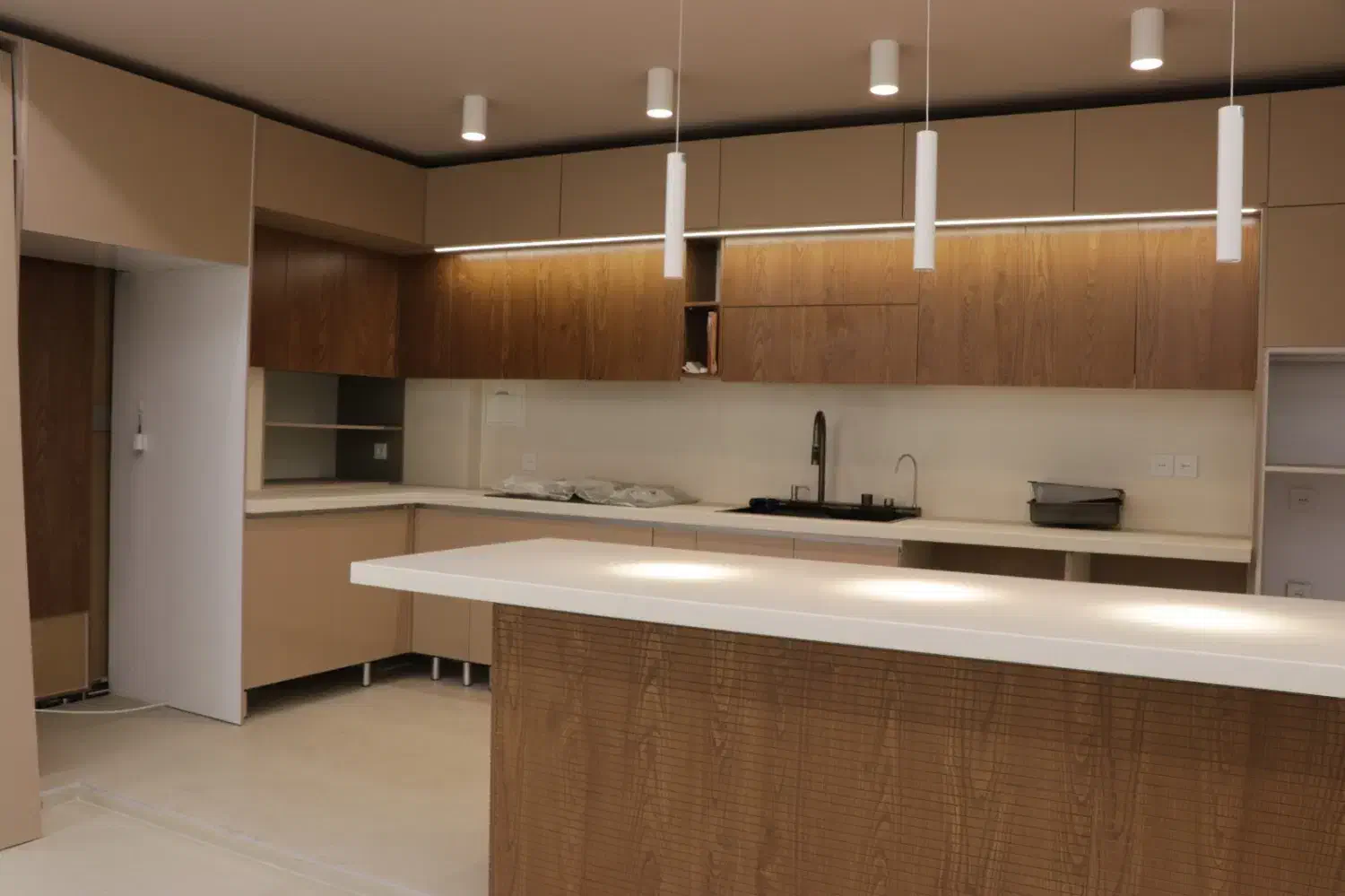 اجاره ۱۰۲ نوساز میدان گلها/مناسب سخت پسندان