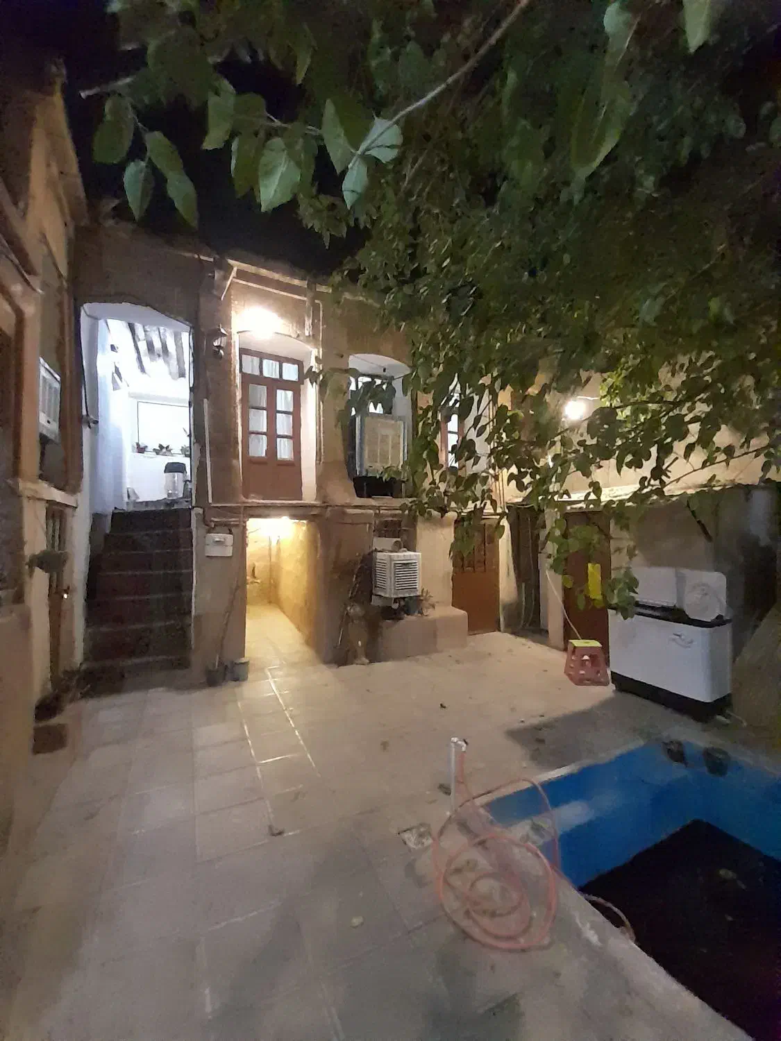 سوئیت/امن و نقلی/مرکز شیراز با وسایل|اجارهٔ خانه و ویلا|شیراز, سیاه سنگ|دیوار