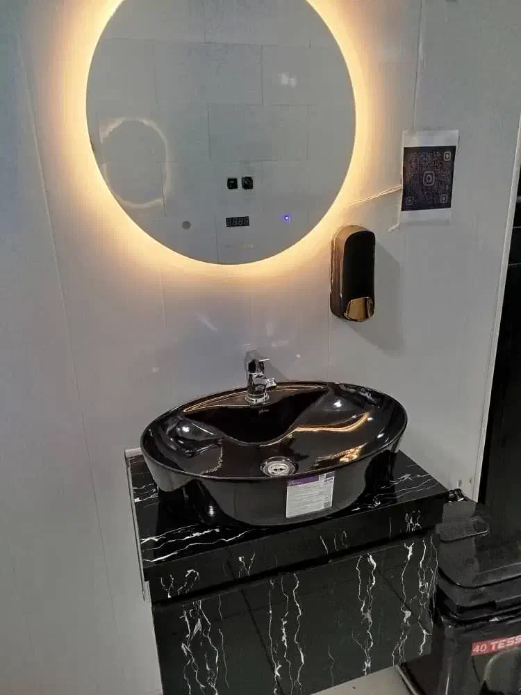 اینه و روشو|لوازم سرویس بهداشتی|لنجان, |دیوار