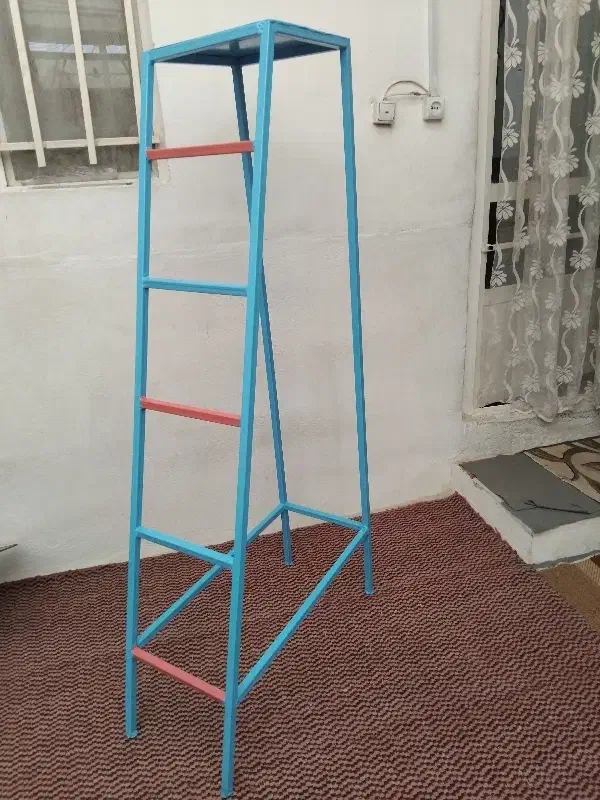 چهارپایه پایه بلند|ابزارآلات|رباط‌کریم, کیکاور|دیوار