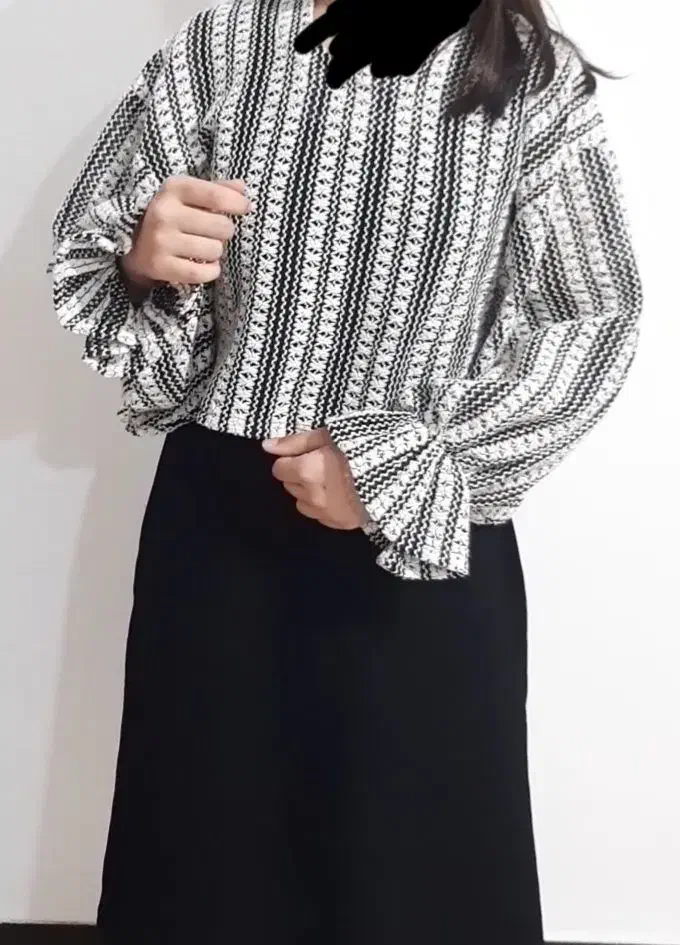 چند دست لباس|لباس|کوهدشت, |دیوار