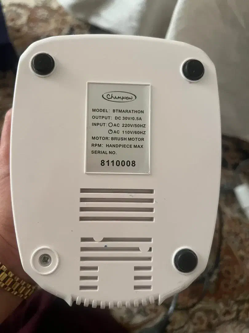 وسایل کاشت ناخن .|آرایشگاه و سالنهای زیبایی|کازرون, |دیوار