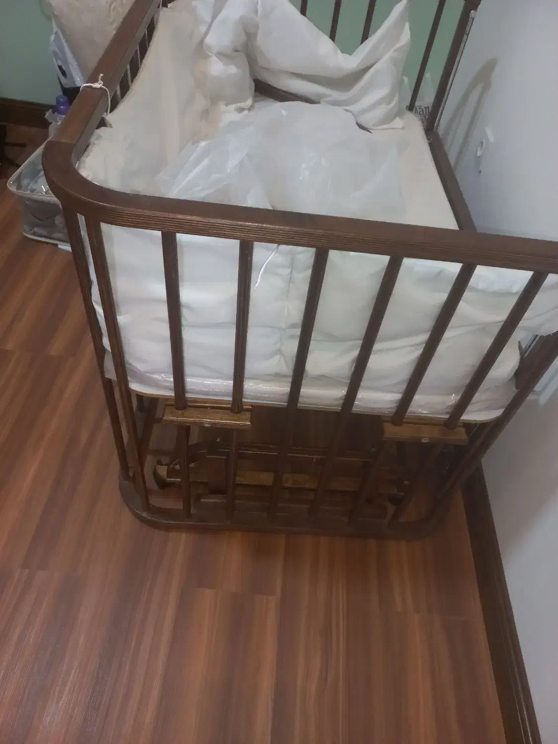 گهواره کنار تخت مادر|تخت و صندلی بچه|محمدشهر, ولدآباد|دیوار