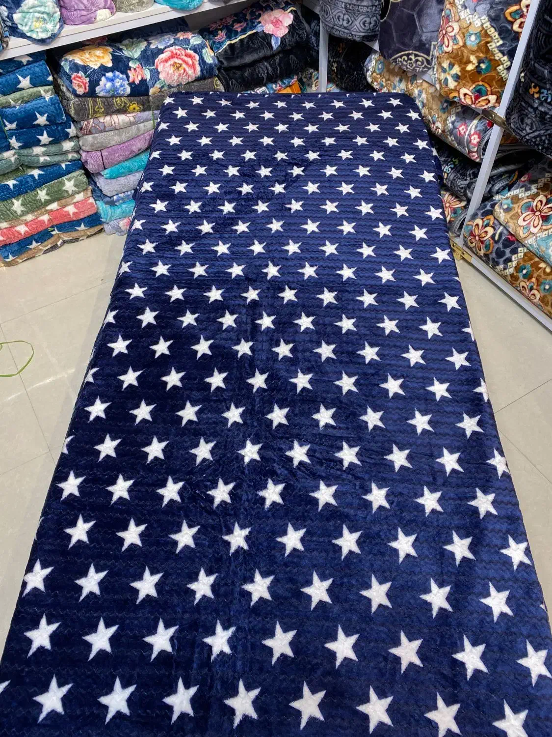 پتوی مسافرتی ستاره|رختخواب، بالش، پتو|مشهد, چهنو|دیوار