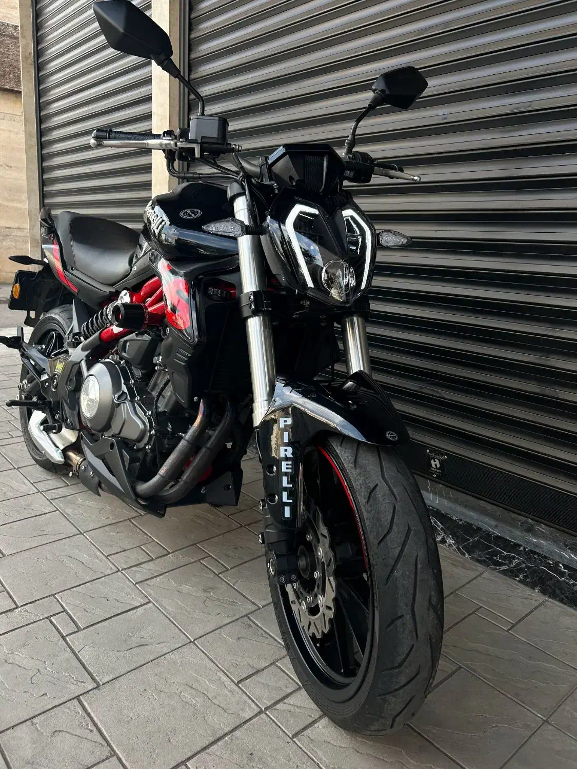 موتور بنلی ۳۰۰ مدل ۱۴۰۰|موتورسیکلت|رشت, حسین آباد|دیوار