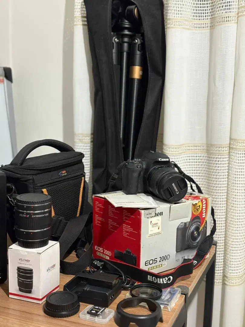 Canon EOS 200D + لنز 18-55mm|دوربین عکاسی و فیلم‌برداری|تهران, نجات اللهی|دیوار