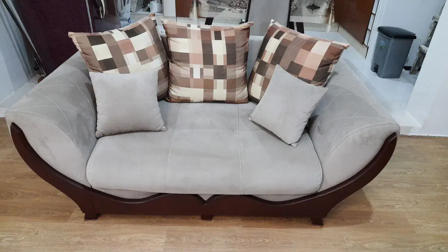 مبل در حد نو|مبلمان خانگی و میز عسلی|آستارا, |دیوار