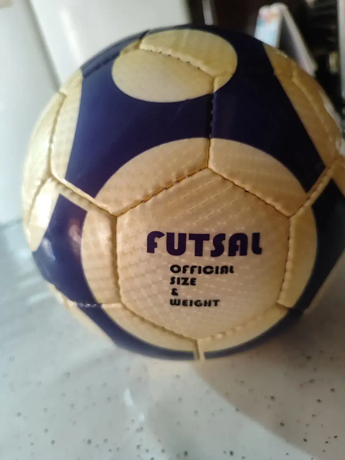 توپ فوتسال و والیبال میکاسا ژاپن اصل نو نو|ورزشهای توپی|اراک, |دیوار