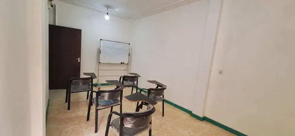 اجاره کلاس آموزشی، جلسات کنفرانس، آموزشگاه|اجارهٔ کوتاه‌مدت دفتر کار و فضای آموزشی|اهواز, نادری|دیوار