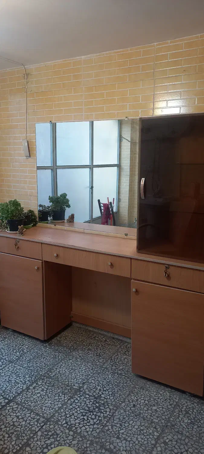 کمد و ویترین|بوفه، ویترین، کنسول|اصفهان, رهنان|دیوار