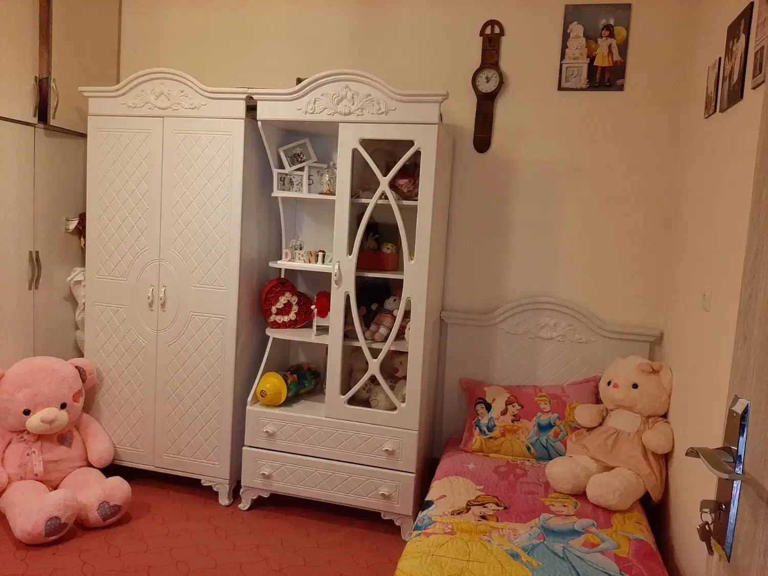 کمد لباسی و‌تخت‌ خواب نوجوان|تخت و سرویس خواب|سیرجان, |دیوار