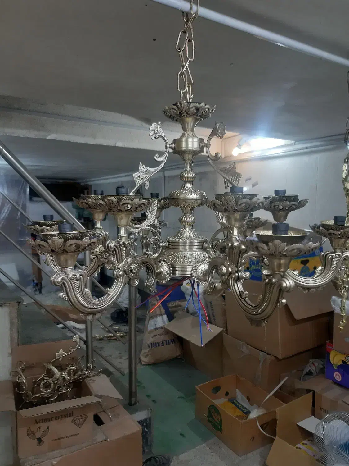 نصب لوستر تعمیر آبکاری جوشکاری|خدمات پیشه و مهارت|تبریز, |دیوار