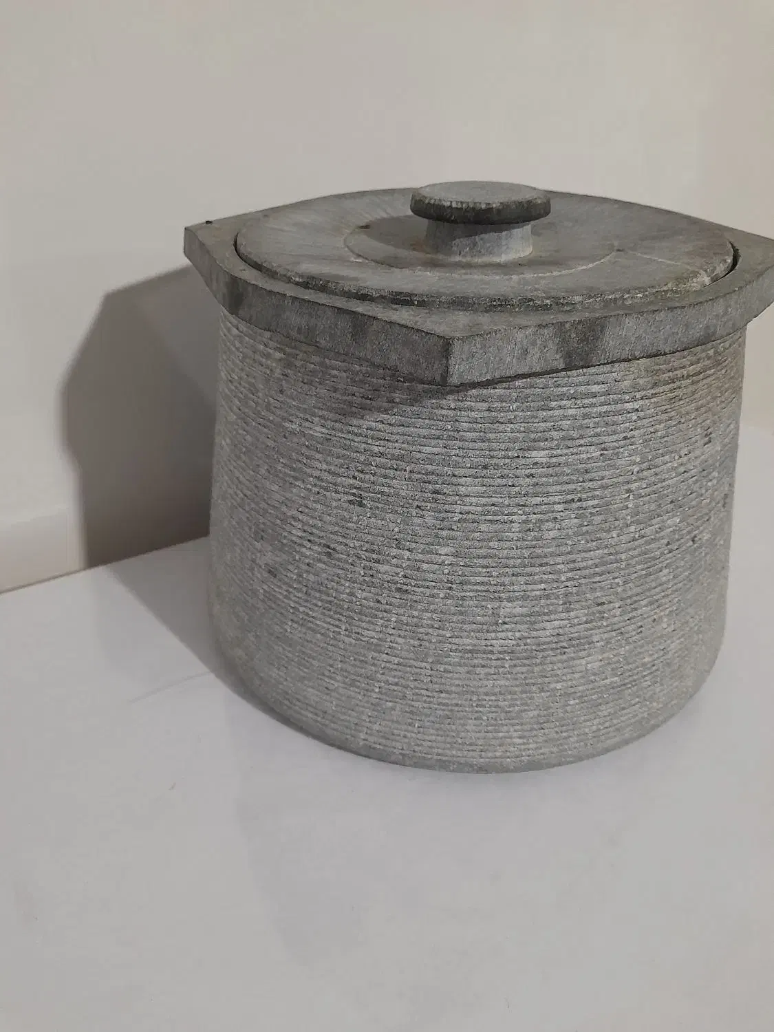 ظرف دیزی سنگی یا قابلمه سنگی|ظروف پخت‌وپز|مرند, |دیوار