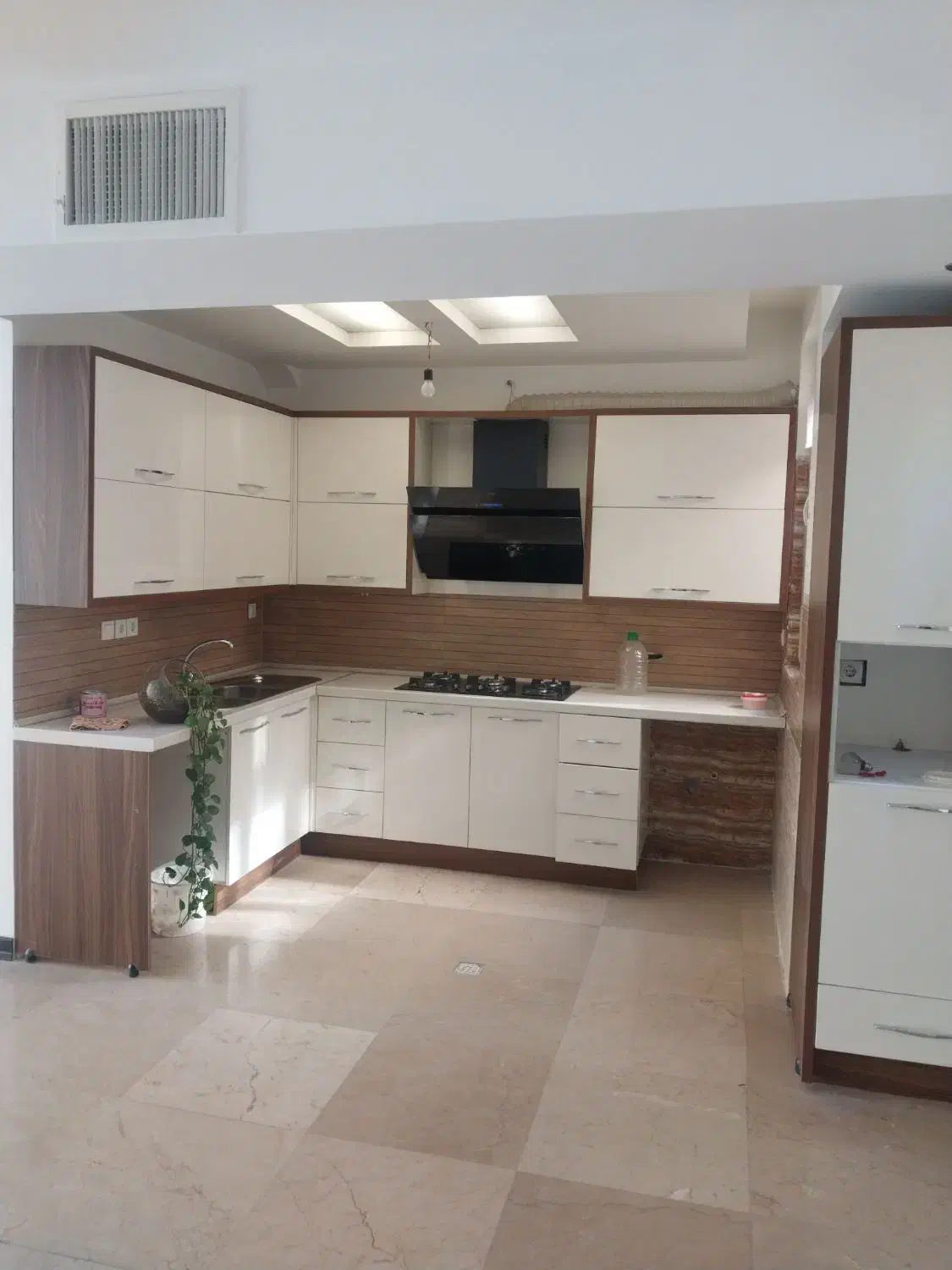 اپارتمان ۱۴۰متری فول کلید نخورده