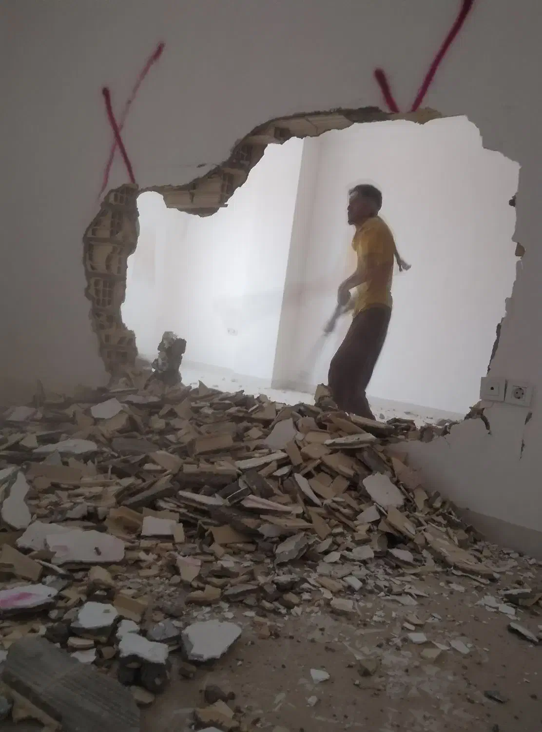 تخریب  با ابزار  استا بنا سفت کار|خدمات پیشه و مهارت|بندرعباس, |دیوار