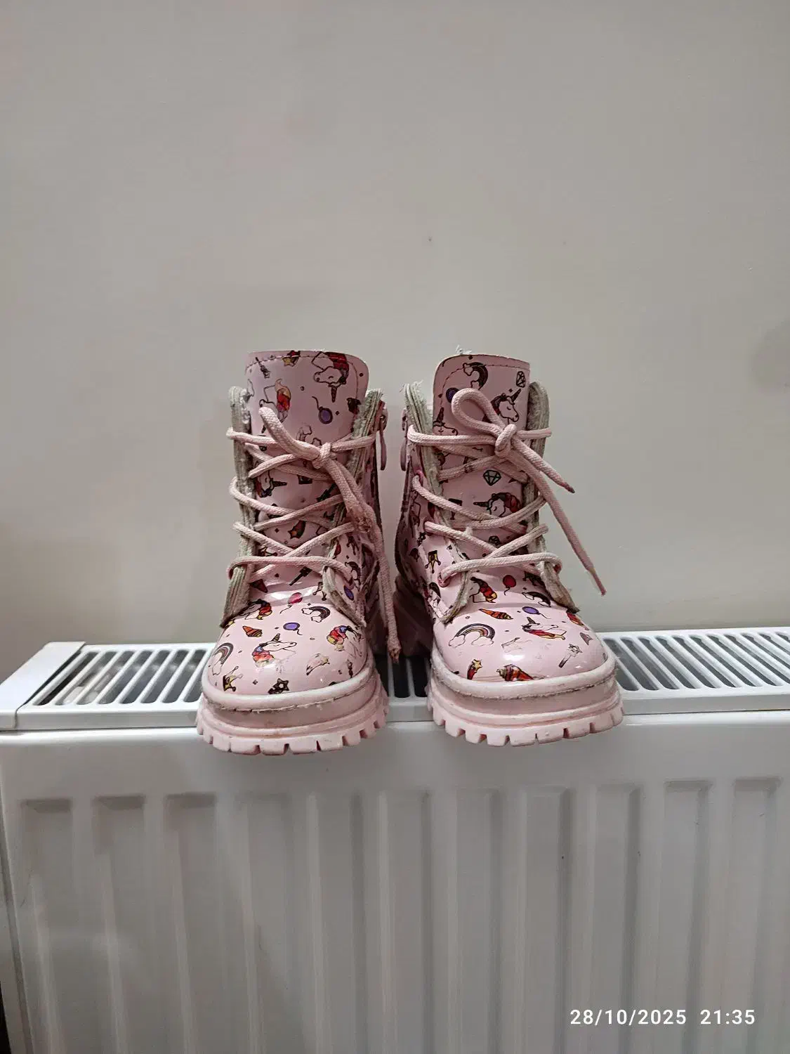 کفش بچگانه سایز ۲۸|کفش و لباس بچه|اهر, |دیوار