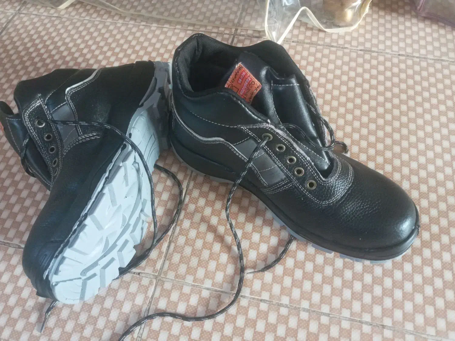 کفش ایمنی|کیف، کفش، کمربند|اصفهان, ملک|دیوار