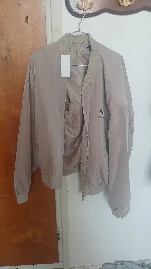 کاپشن|لباس|بهشهر, |دیوار