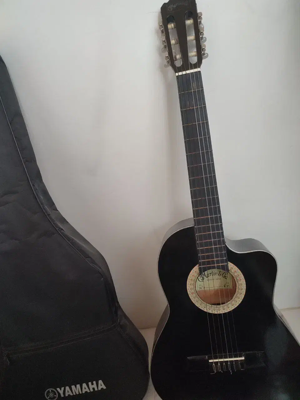 گیتارمارتین|گیتار، بیس، امپلیفایر|بندر انزلی, میان پشته|دیوار