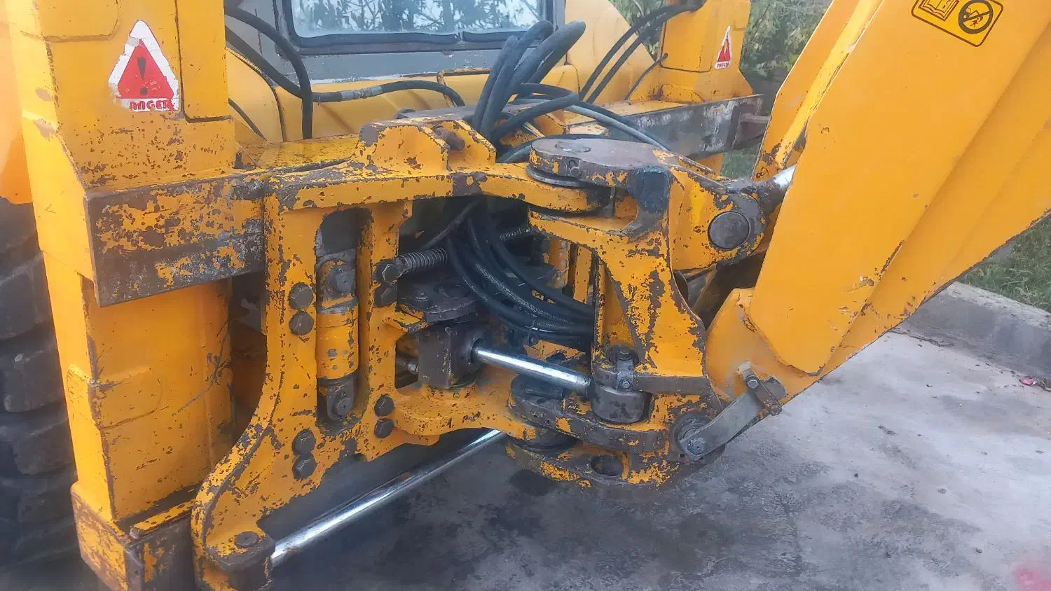 بیل بکهو تی دی ال|خودرو سنگین|میاندوآب, |دیوار