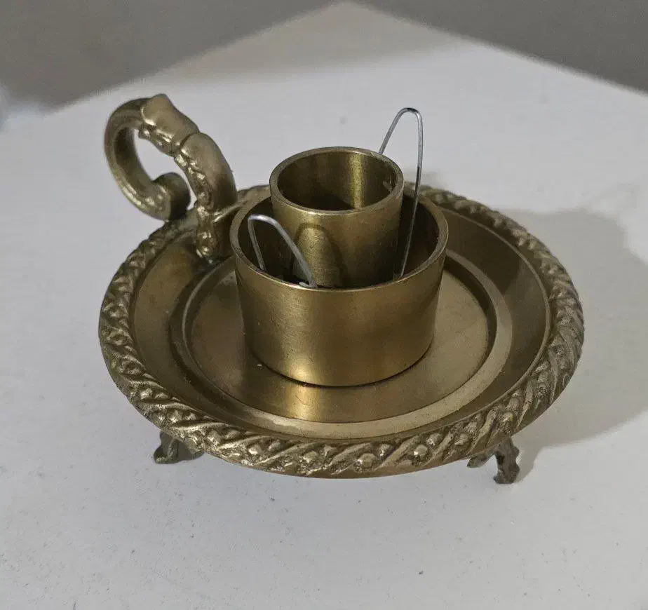 شمعدون برنجی|کلکسیون اشیاء عتیقه|رشت, سعدی (تختی)|دیوار