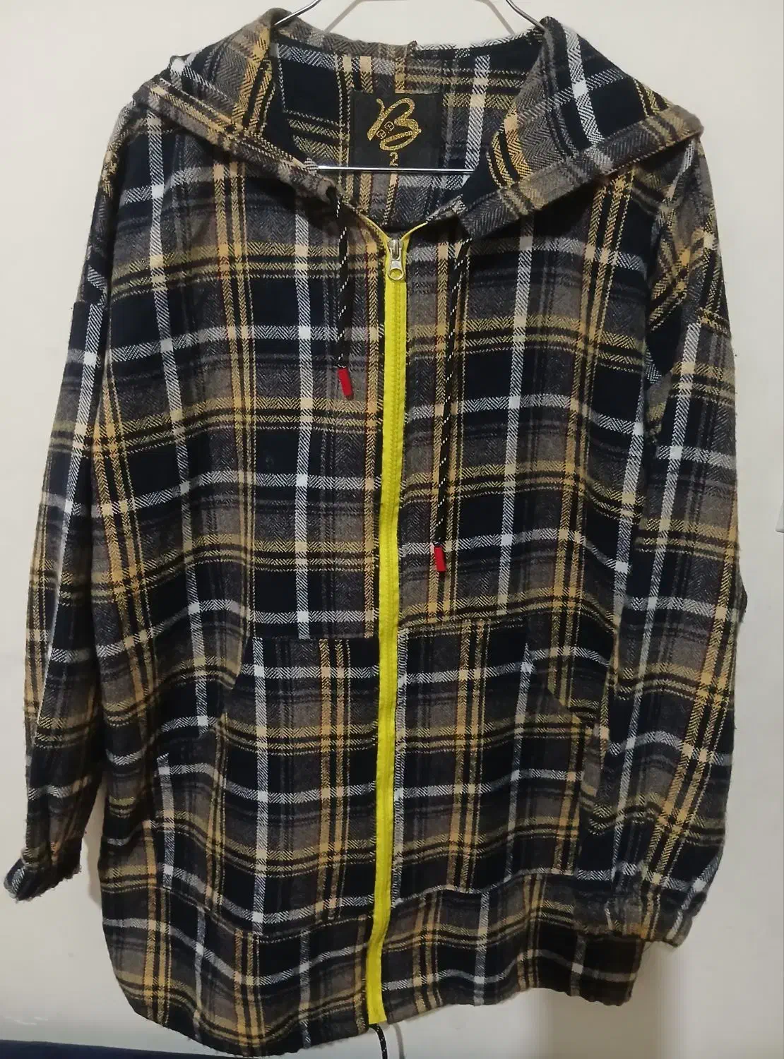 تعدادی مانتو و پالتو و پارچه جهت معاوضه یا فروش|لباس|فردیس, شهرک ارم|دیوار