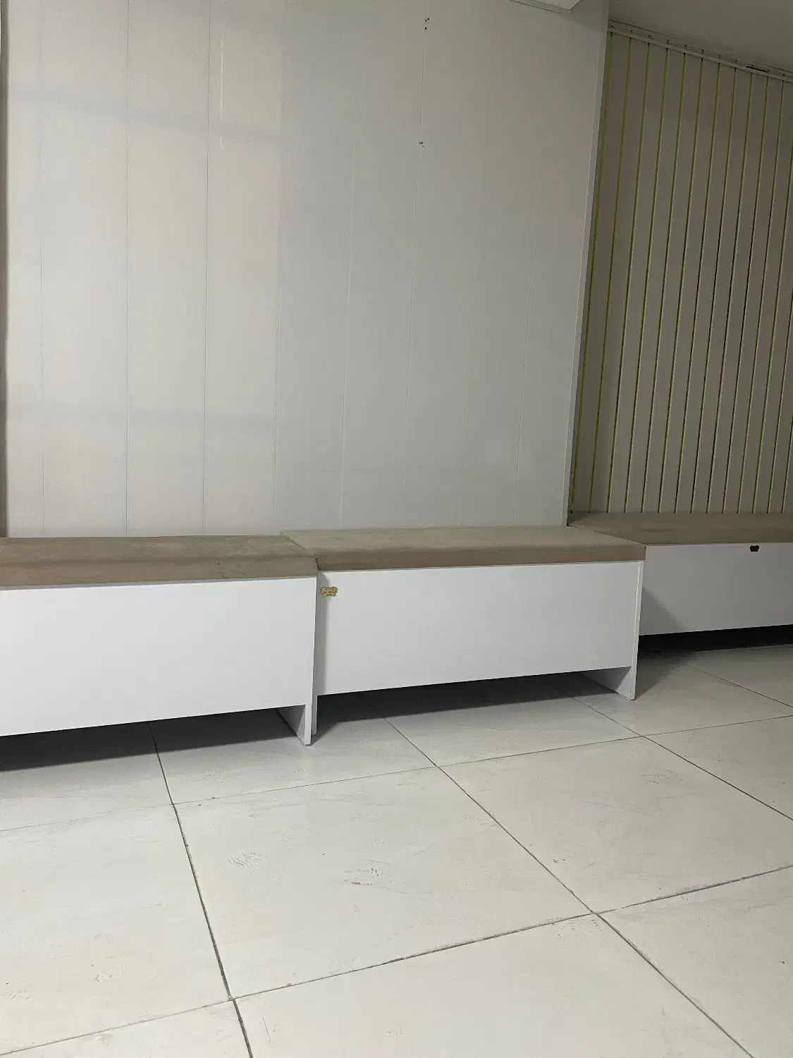 نیمکت های دونفره و سه نفره و چهار نفره|صندلی و نیمکت|گناباد, |دیوار