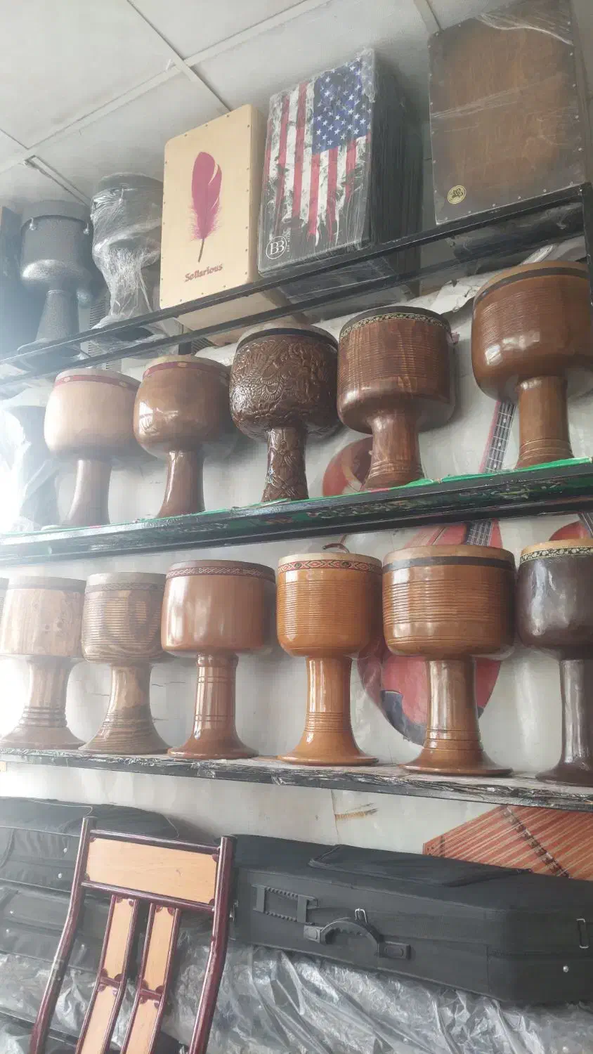 نینوک لبی دندونی|گیتار، بیس، امپلیفایر|جهرم, |دیوار