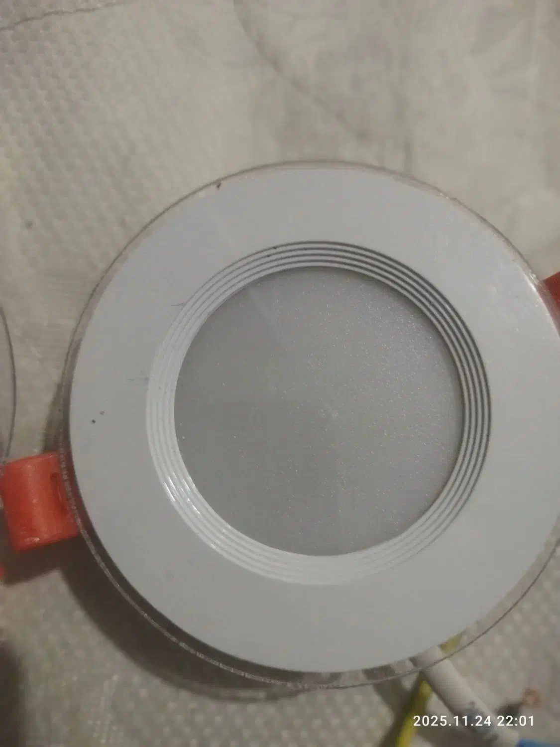 هالوژن سوخته  7 وات|لامپ و چراغ|اصفهان, باغ کاران|دیوار