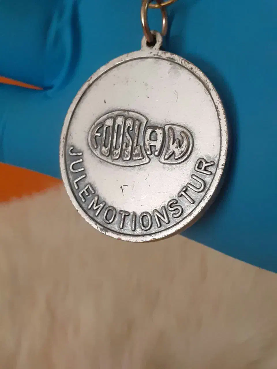 مدال نوستالژی مسافرکوچولو|کلکسیون اشیاء عتیقه|مشهد, عبادی|دیوار