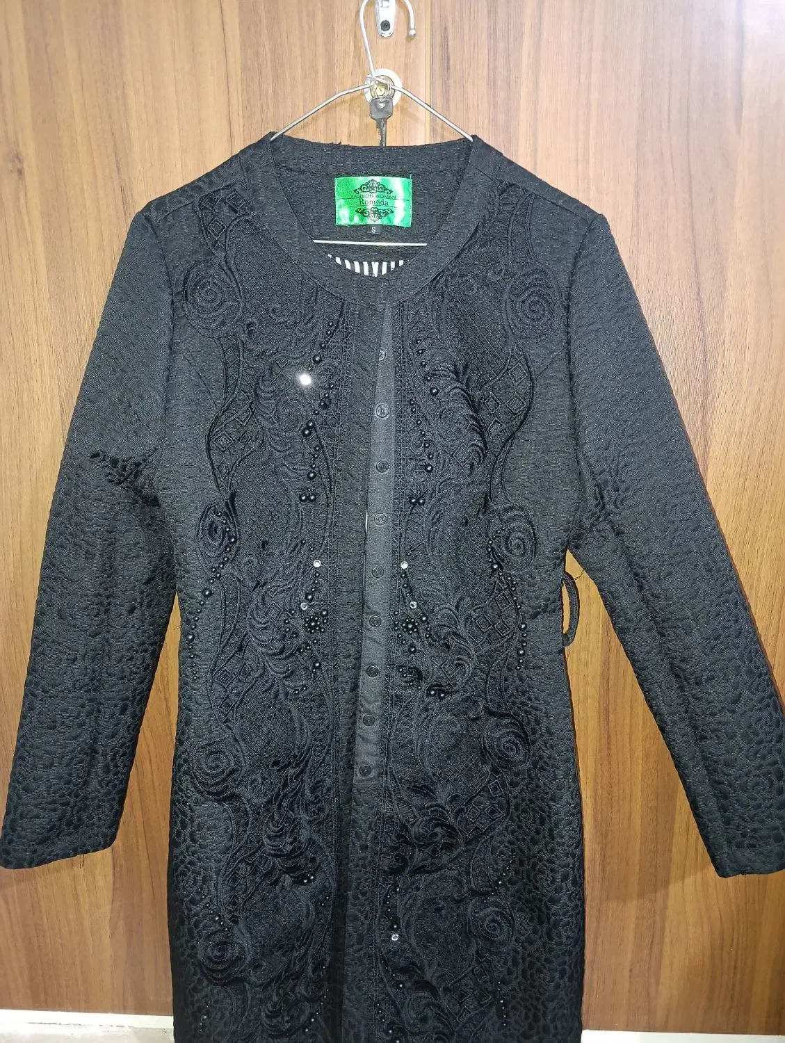 پالتو|لباس|کاشان, میدانگاه آقا|دیوار