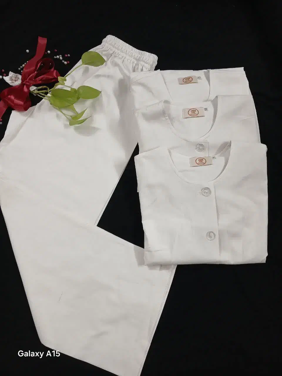 لباس احرام|لباس|مشهد, هنرور|دیوار