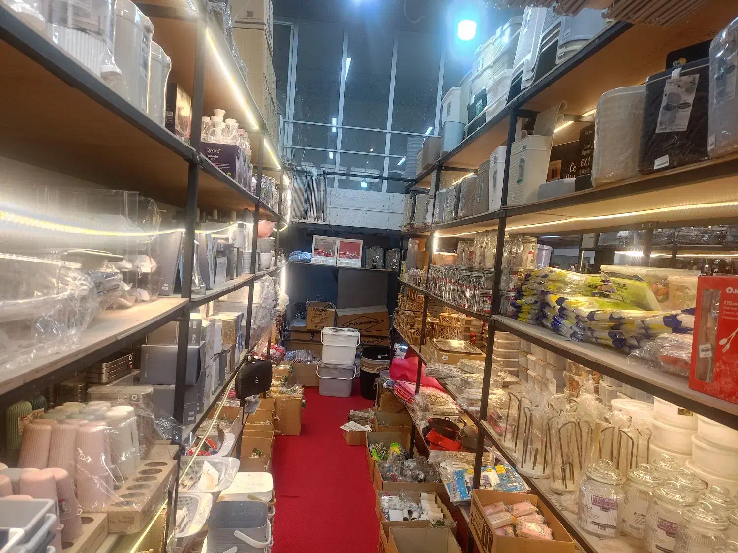 کارگر ساده پلاسکو خانم|استخدام خدمات فروشگاه و رستوران|آفتاب, |دیوار