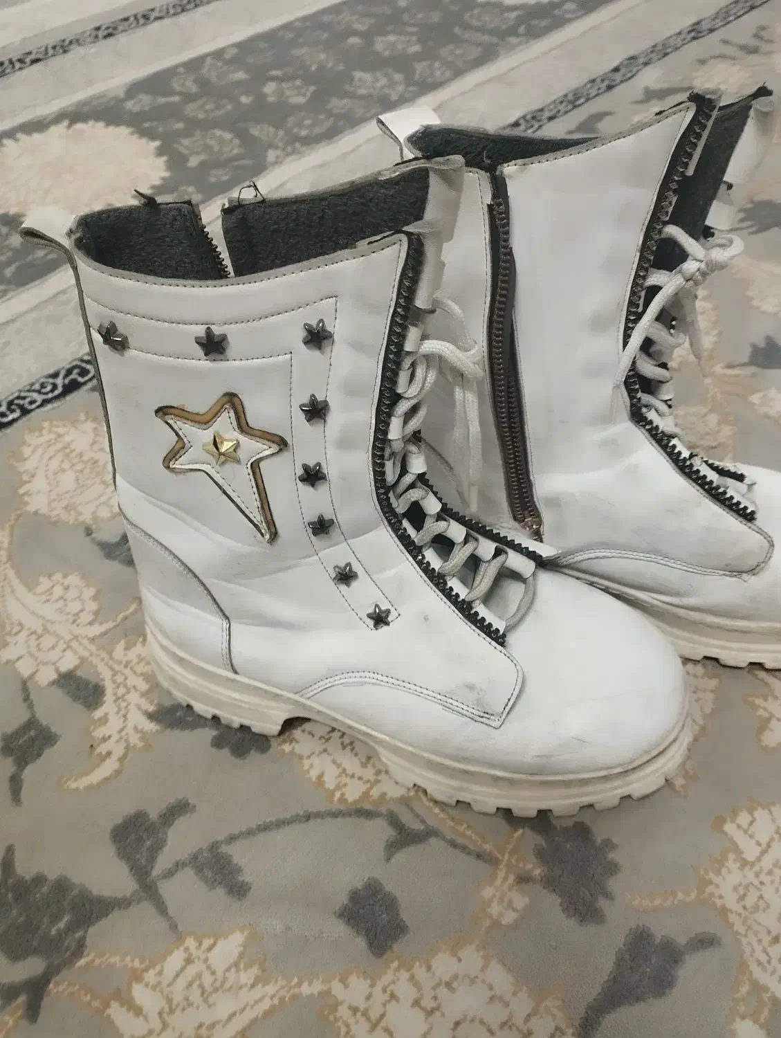 ۲عدد بوت سفید و مشکی کاملاً سالم|کیف، کفش، کمربند|قم, کلهری|دیوار