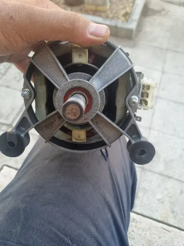 موتورلباسشویی آبسال باضمانت|ماشین لباسشویی و خشک‌کن لباس|قم, نخودی|دیوار