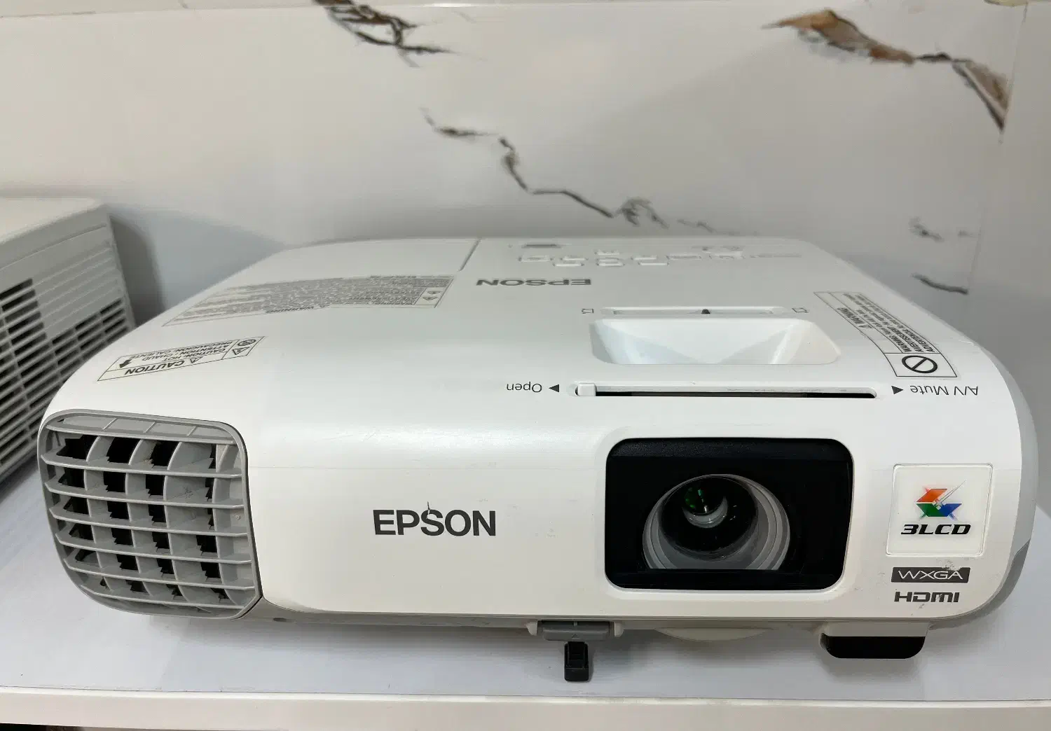 ویدیوپروژکتور سینمای خانگی|تلویزیون و پروژکتور|رشت, گلسار|دیوار