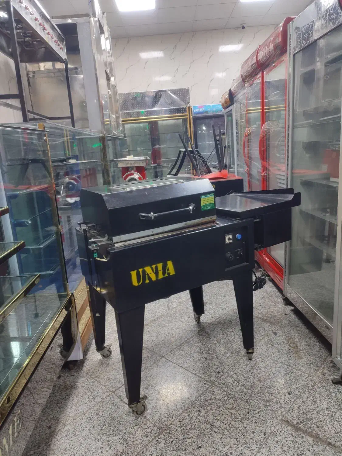 دستگاه شیرینگ پک کابینتی در حد نونو|کافی‌شاپ و رستوران|نسیم‌شهر, |دیوار